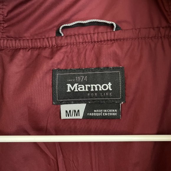 Marmot Women's Medium Quilted Burgundy and Blue Full Zip Vest - Picture 2 of 8